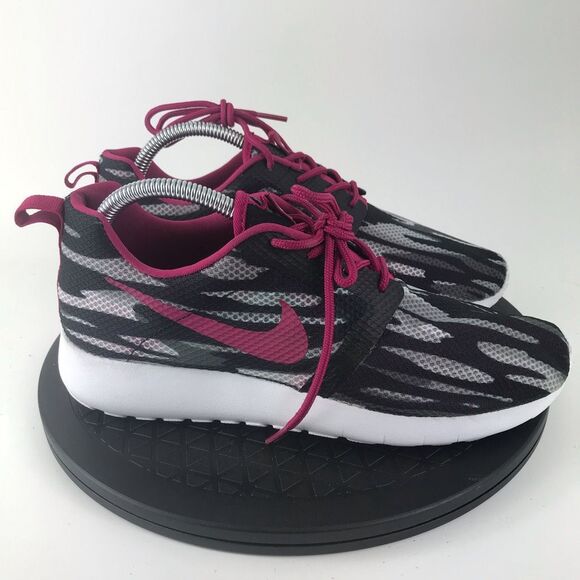 Nike Roshe Run Light Weight Running Shoes Pink 705486-001 Women’s Size 8.5 (7Y) - Picture 4 of 11